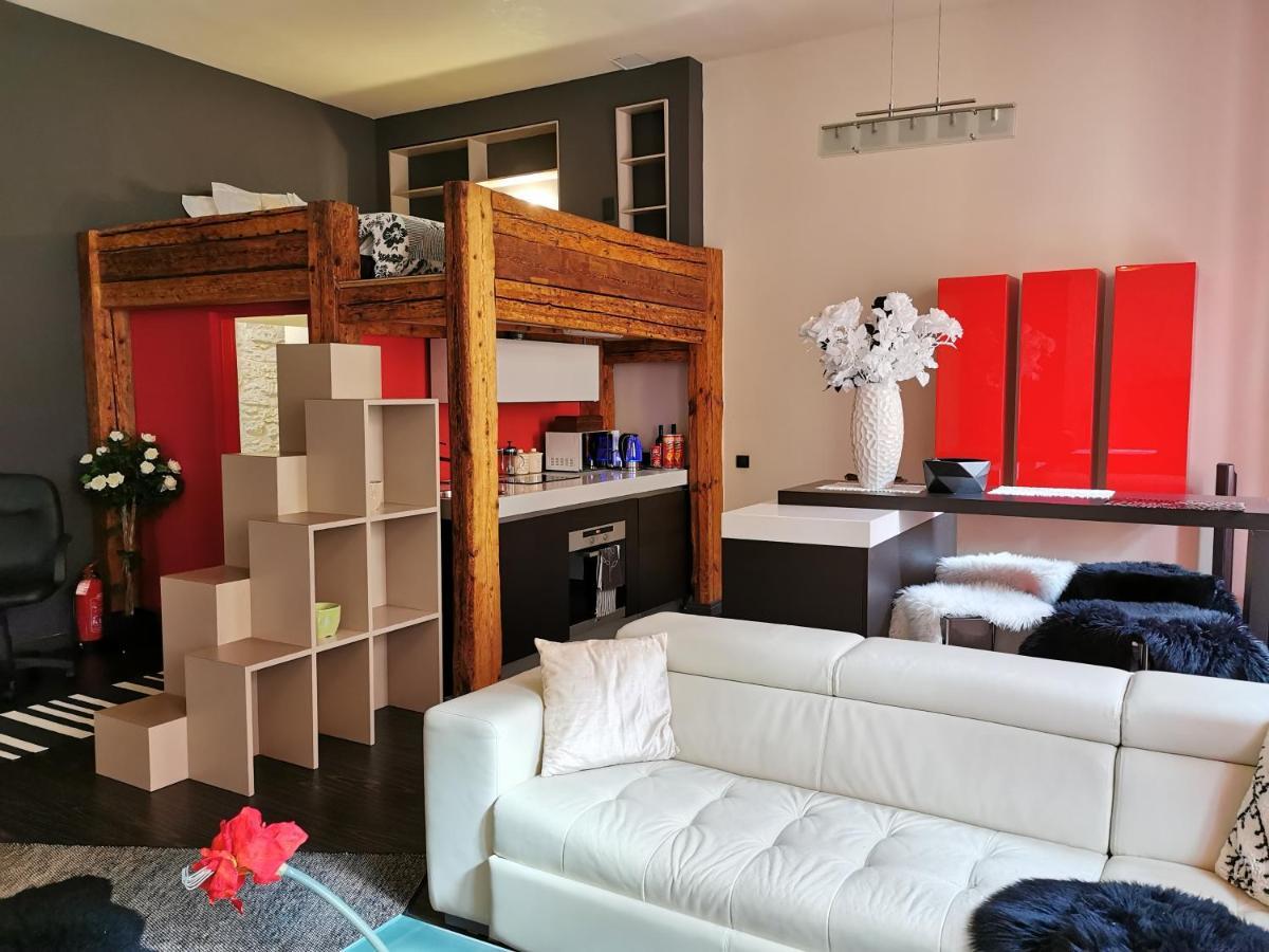 Oldhouse Apartments - Tallinn Old Town Екстер'єр фото