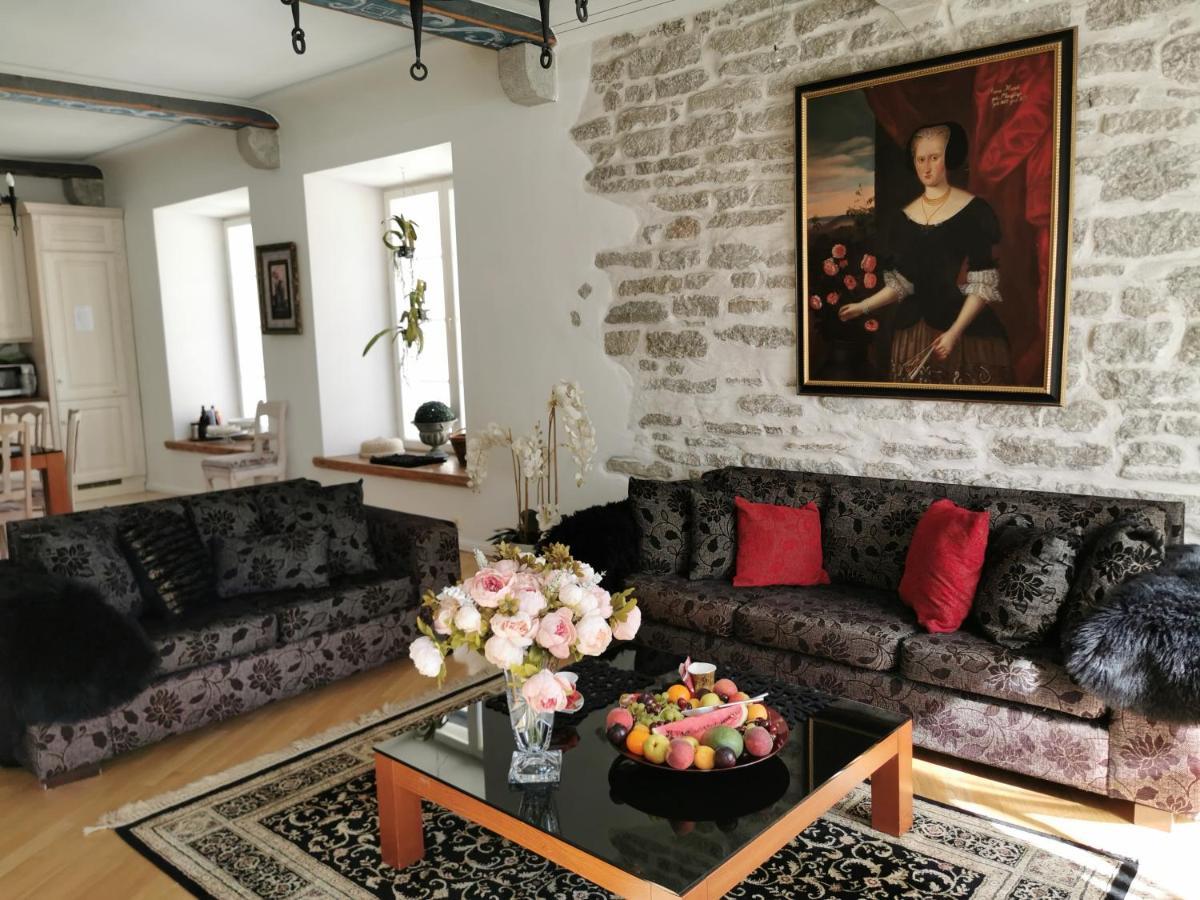 Oldhouse Apartments - Tallinn Old Town Екстер'єр фото