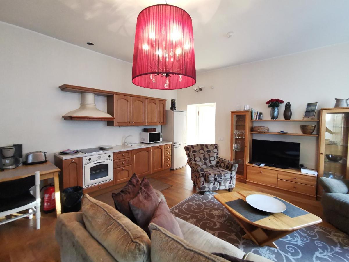 Oldhouse Apartments - Tallinn Old Town Екстер'єр фото