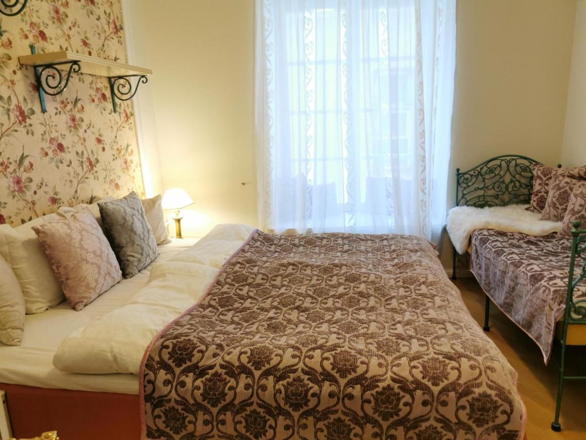 Oldhouse Apartments - Tallinn Old Town Екстер'єр фото