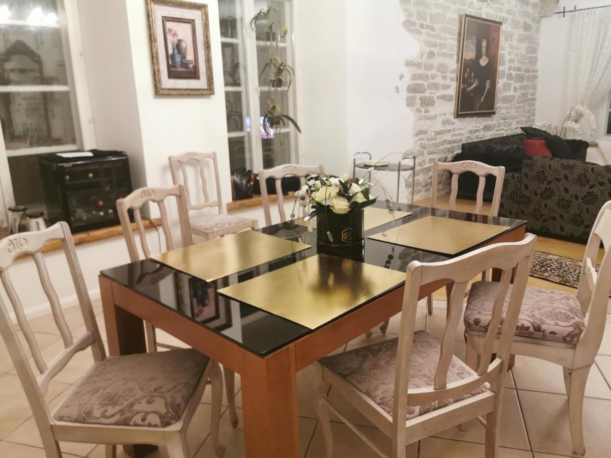 Oldhouse Apartments - Tallinn Old Town Екстер'єр фото