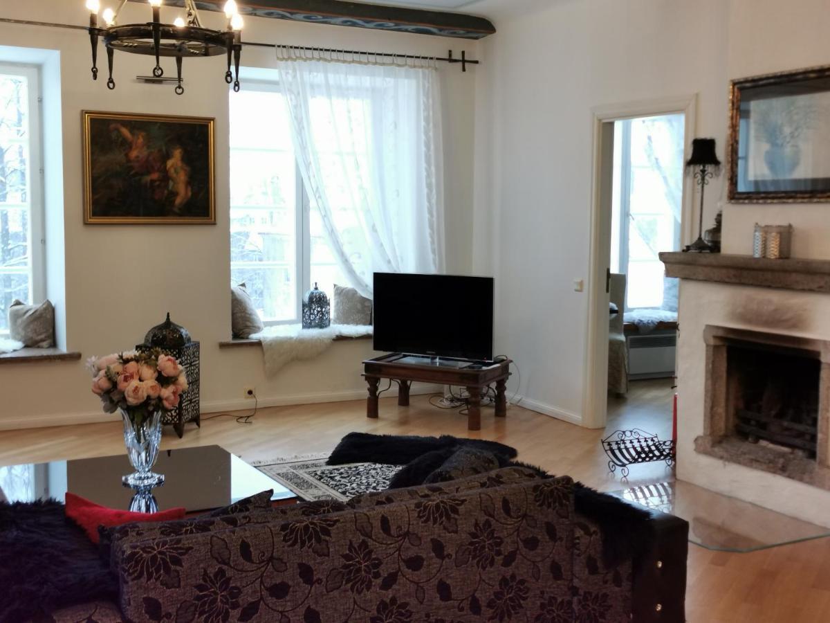 Oldhouse Apartments - Tallinn Old Town Екстер'єр фото