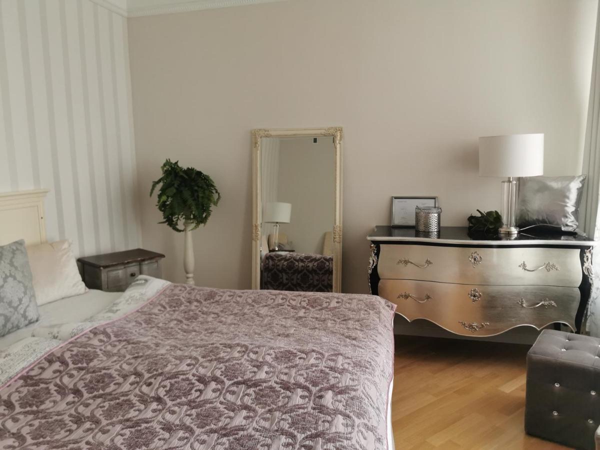 Oldhouse Apartments - Tallinn Old Town Екстер'єр фото