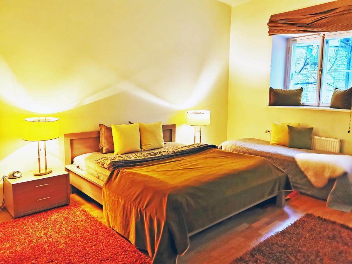Oldhouse Apartments - Tallinn Old Town Екстер'єр фото