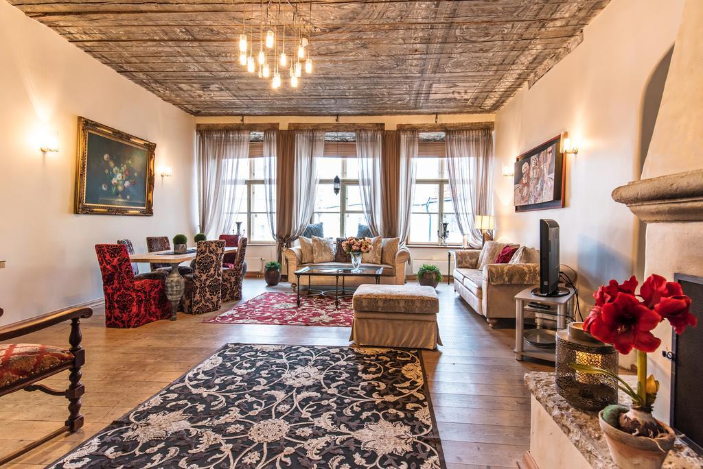 Oldhouse Apartments - Tallinn Old Town Екстер'єр фото