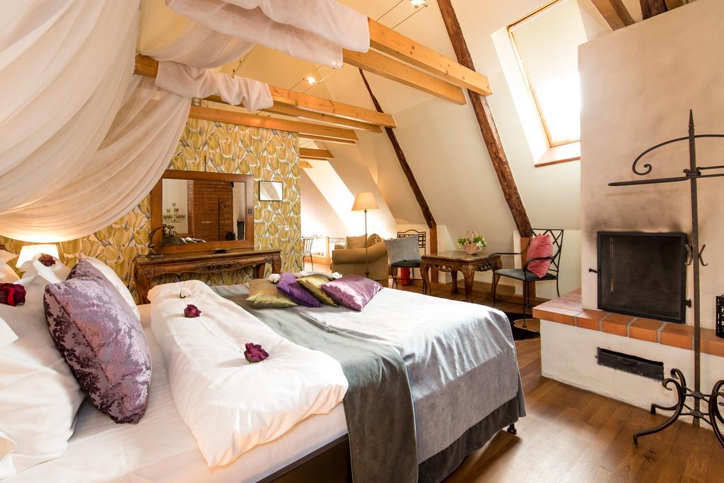 Oldhouse Apartments - Tallinn Old Town Екстер'єр фото
