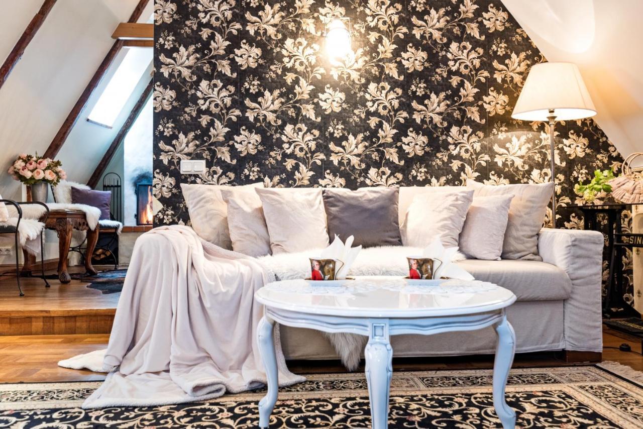 Oldhouse Apartments - Tallinn Old Town Екстер'єр фото