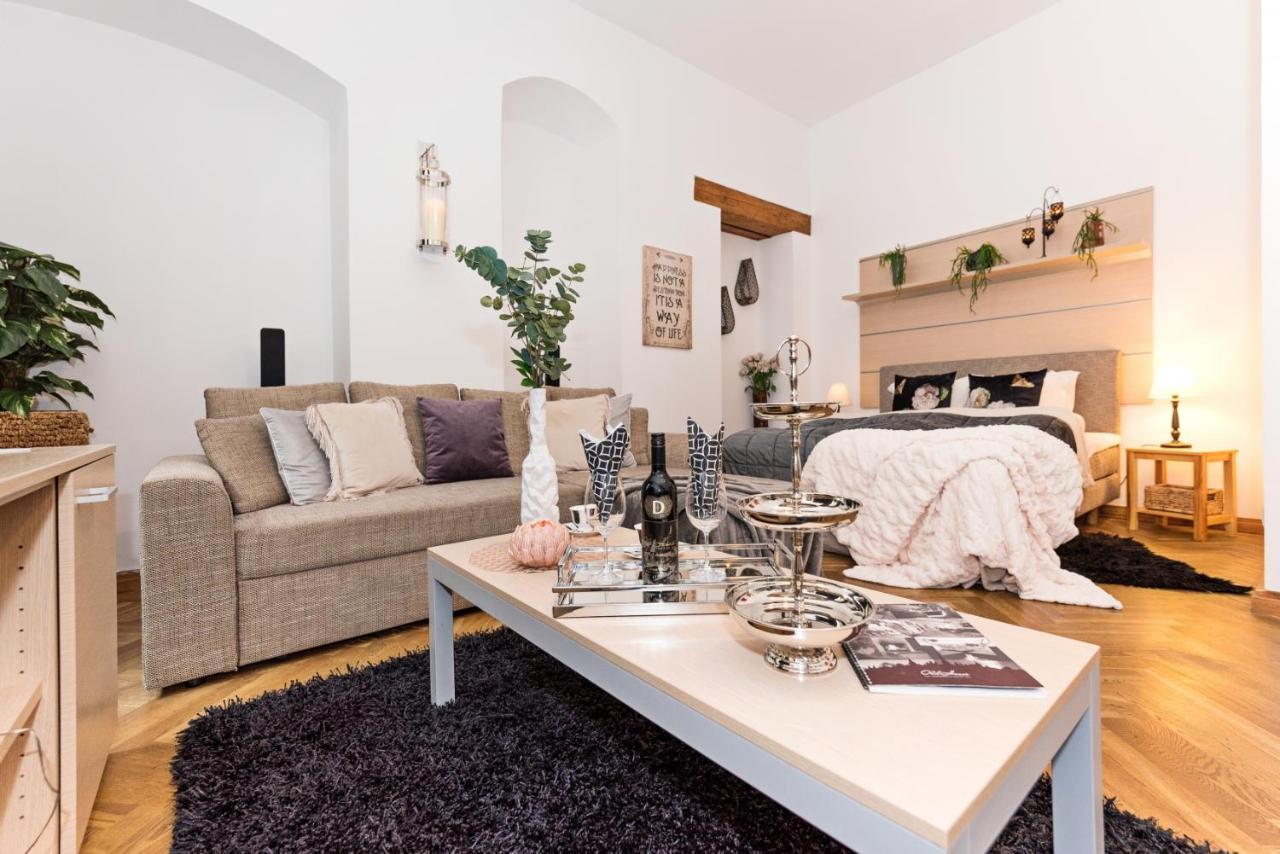 Oldhouse Apartments - Tallinn Old Town Екстер'єр фото