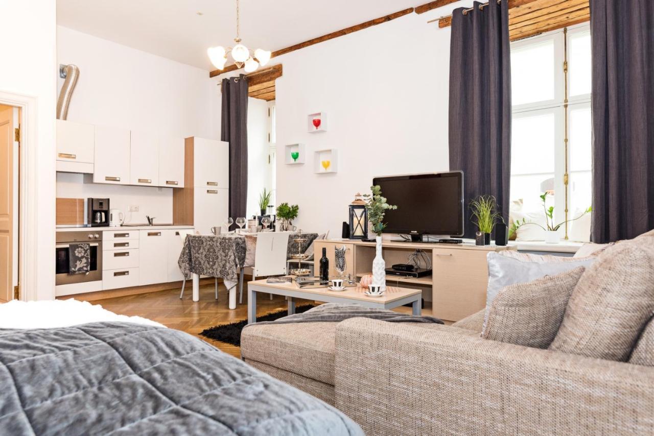 Oldhouse Apartments - Tallinn Old Town Екстер'єр фото