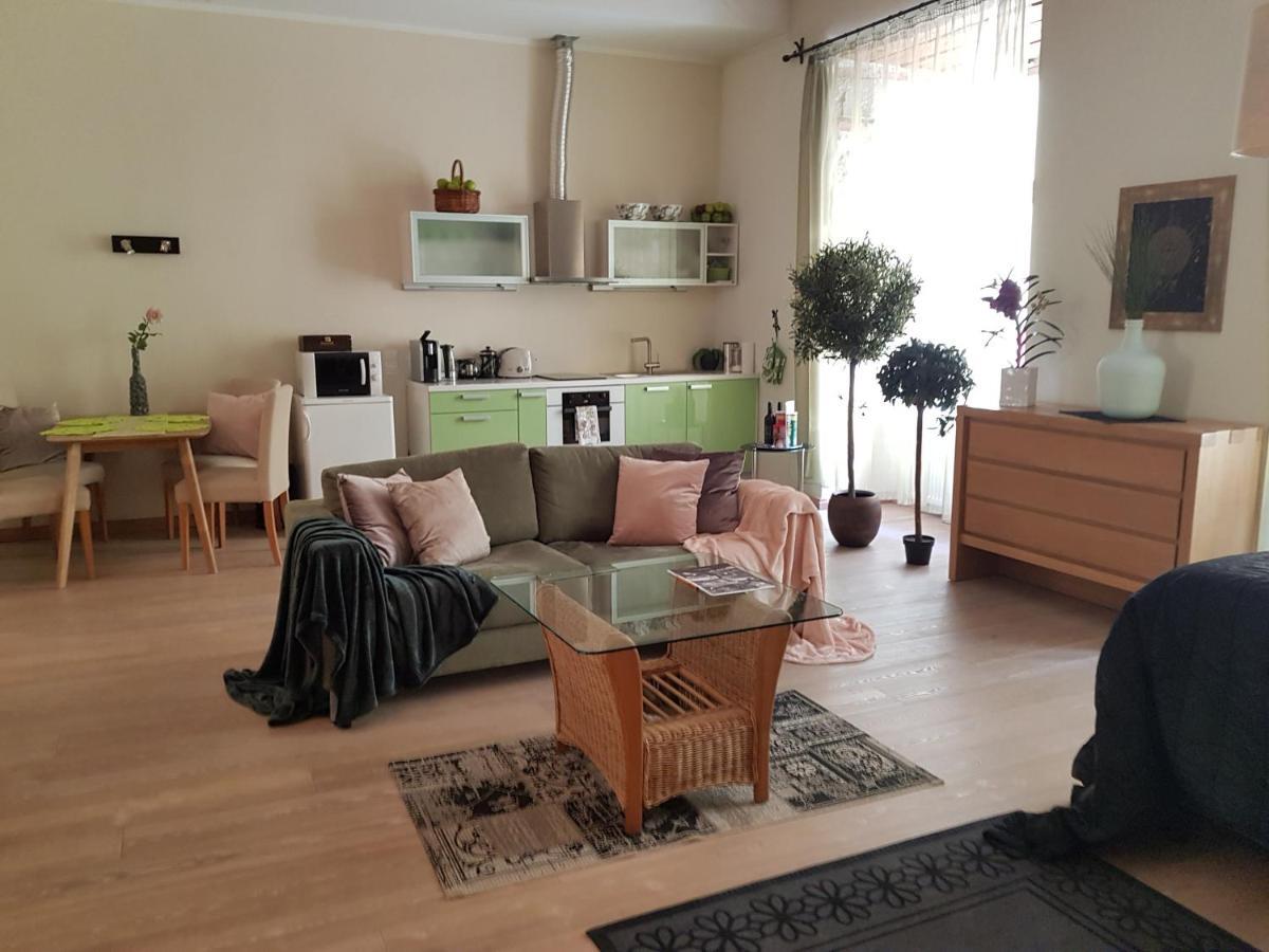 Oldhouse Apartments - Tallinn Old Town Екстер'єр фото