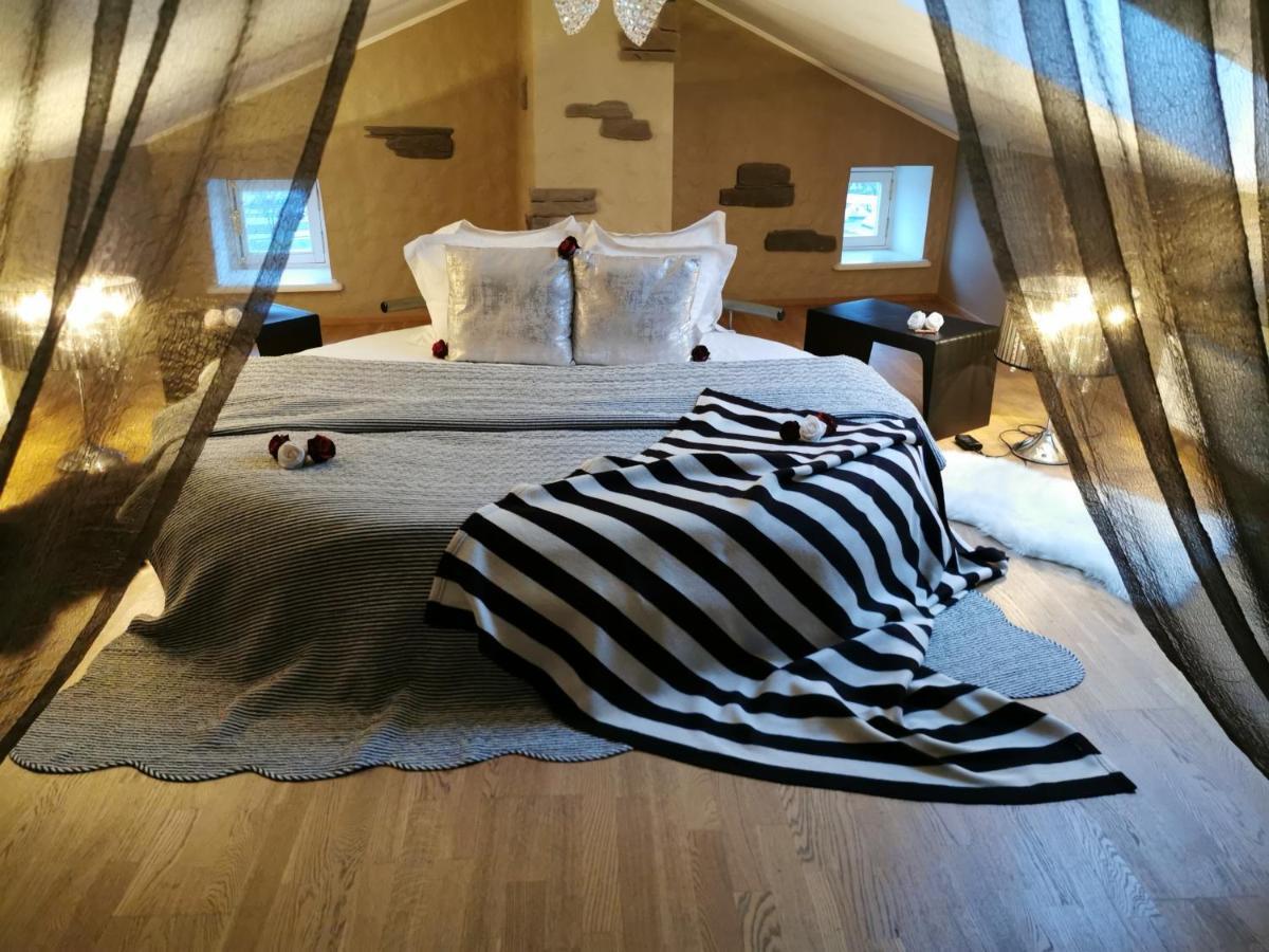 Oldhouse Apartments - Tallinn Old Town Екстер'єр фото