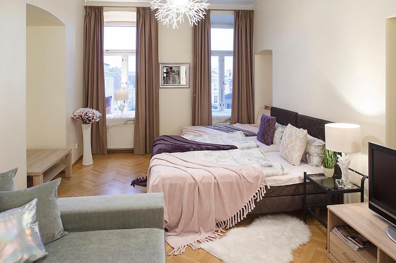 Oldhouse Apartments - Tallinn Old Town Екстер'єр фото