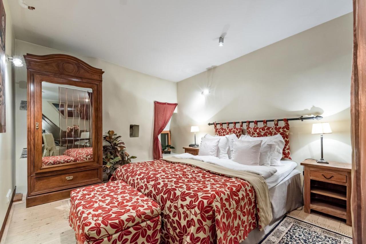 Oldhouse Apartments - Tallinn Old Town Екстер'єр фото