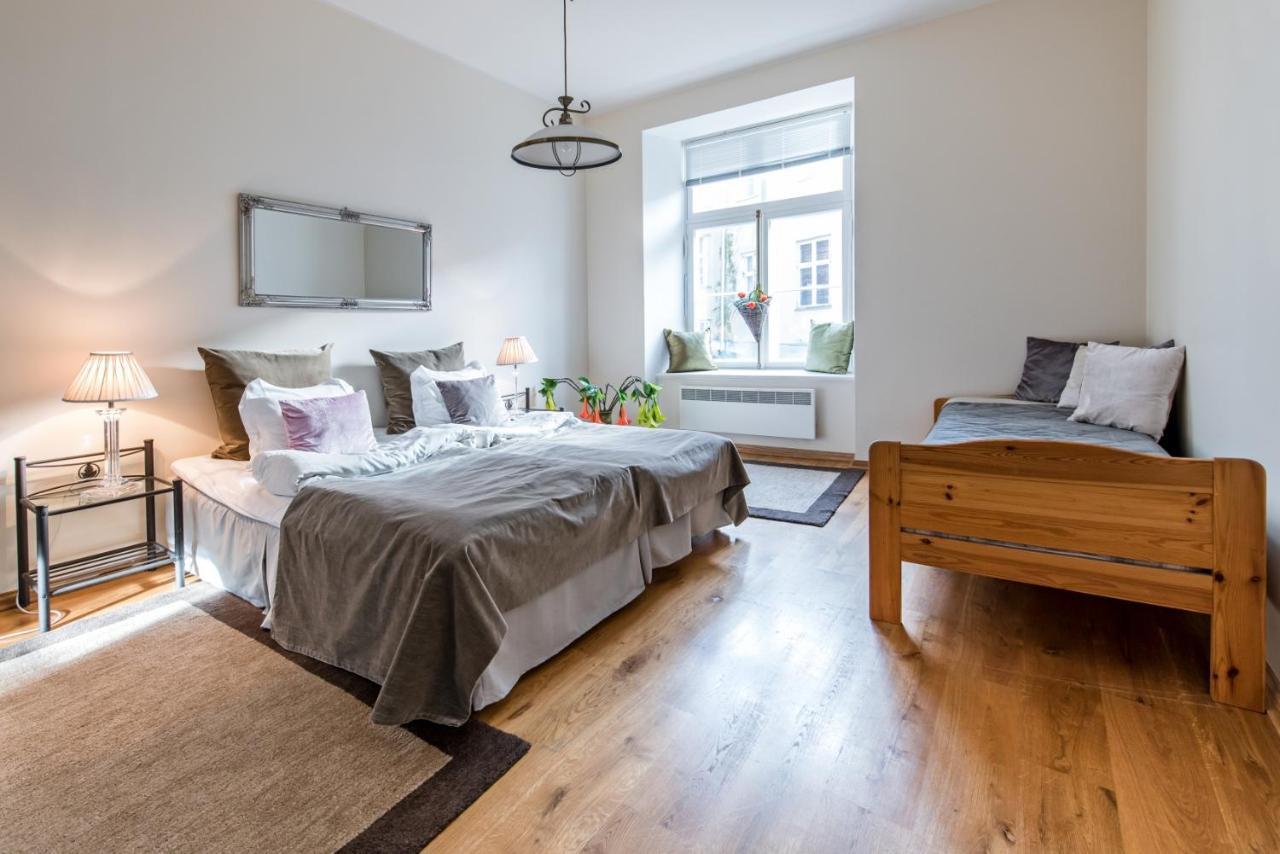 Oldhouse Apartments - Tallinn Old Town Екстер'єр фото