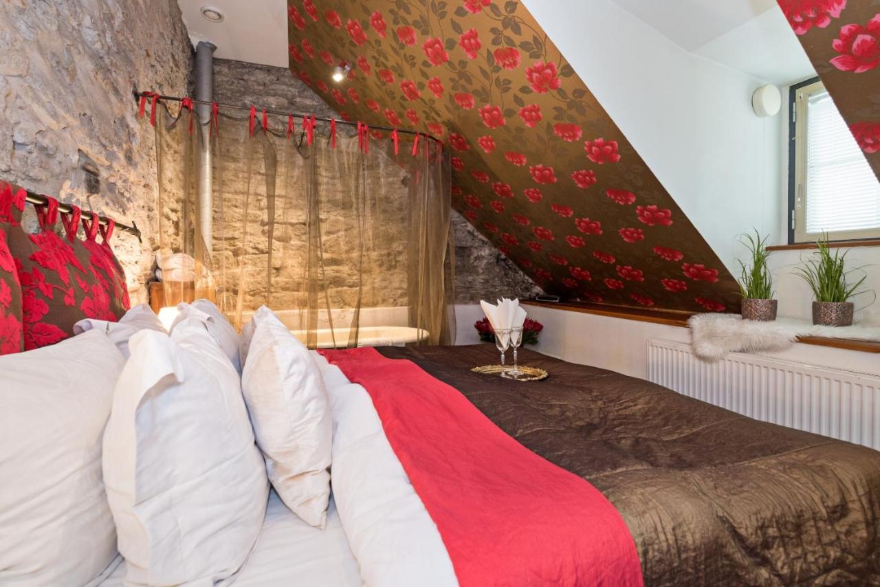 Oldhouse Apartments - Tallinn Old Town Екстер'єр фото