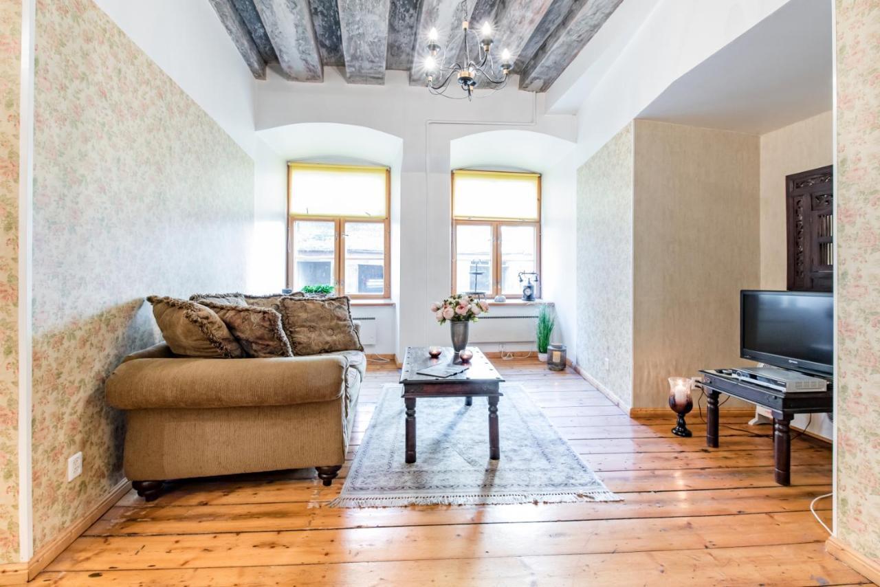 Oldhouse Apartments - Tallinn Old Town Екстер'єр фото