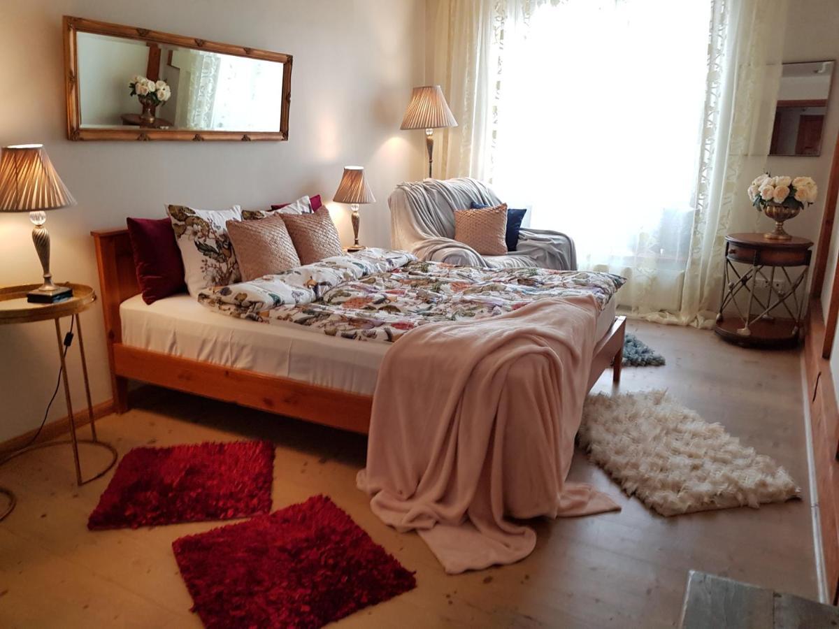 Oldhouse Apartments - Tallinn Old Town Екстер'єр фото